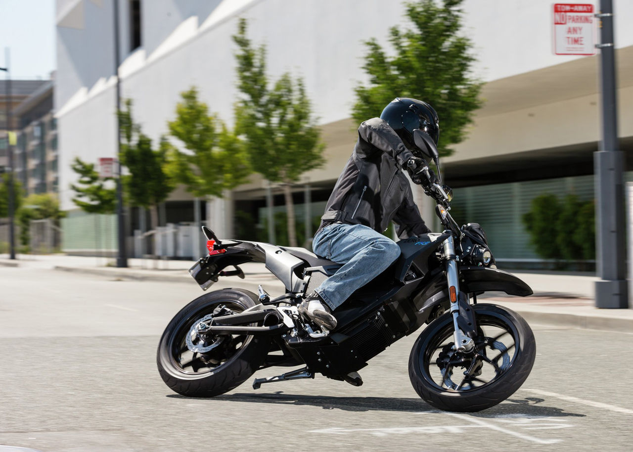 Zeros el-motorcyklar kommer nu över 32 mil