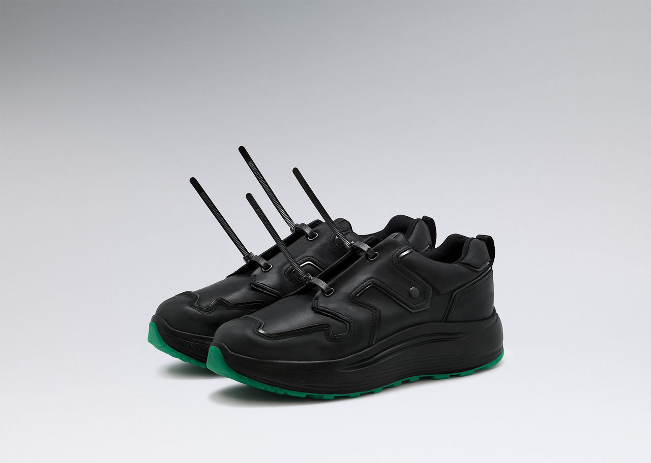 Yung Leans skor har buntband istället för snören