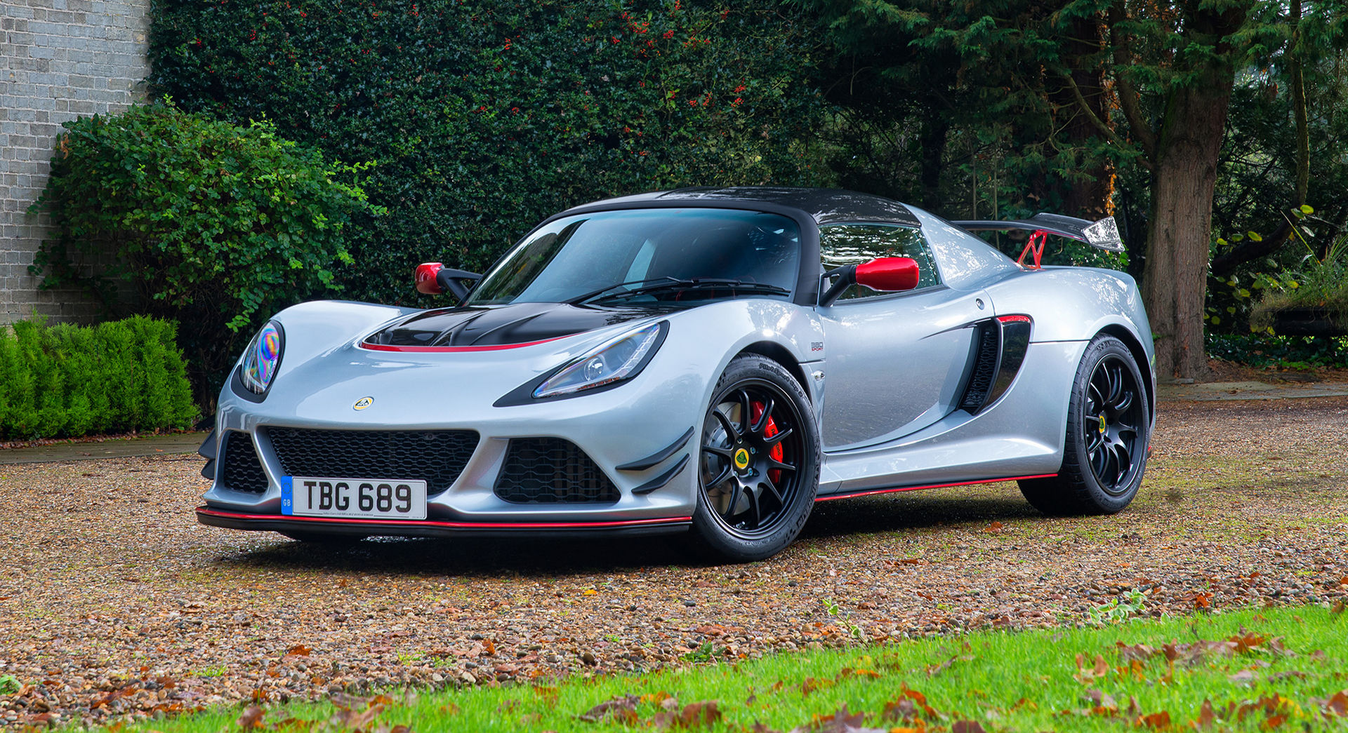 Lotus presenterar Exige som äter superbilar till frukost
