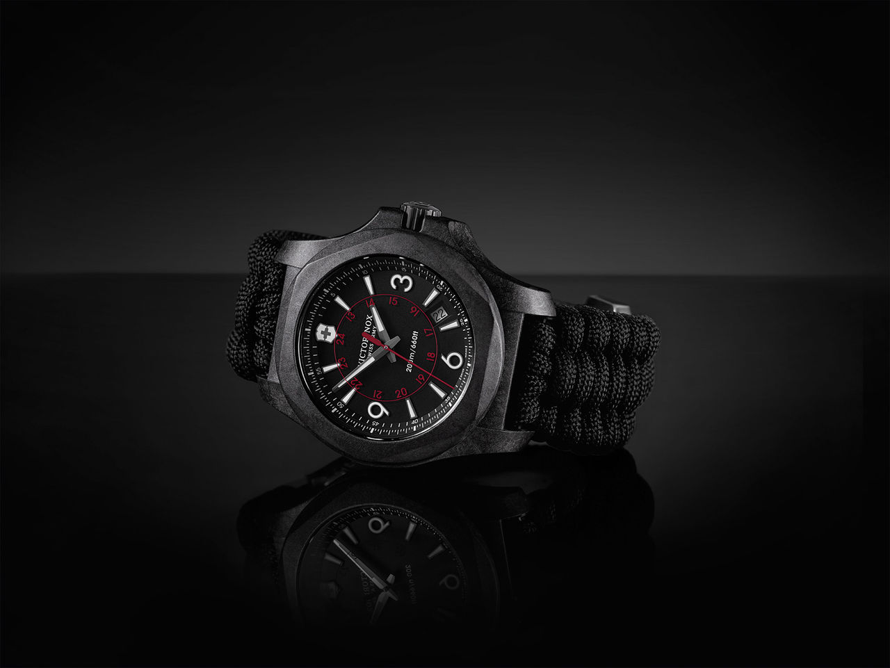 Victorinox I.N.O.X kommer i kolfiberutförande