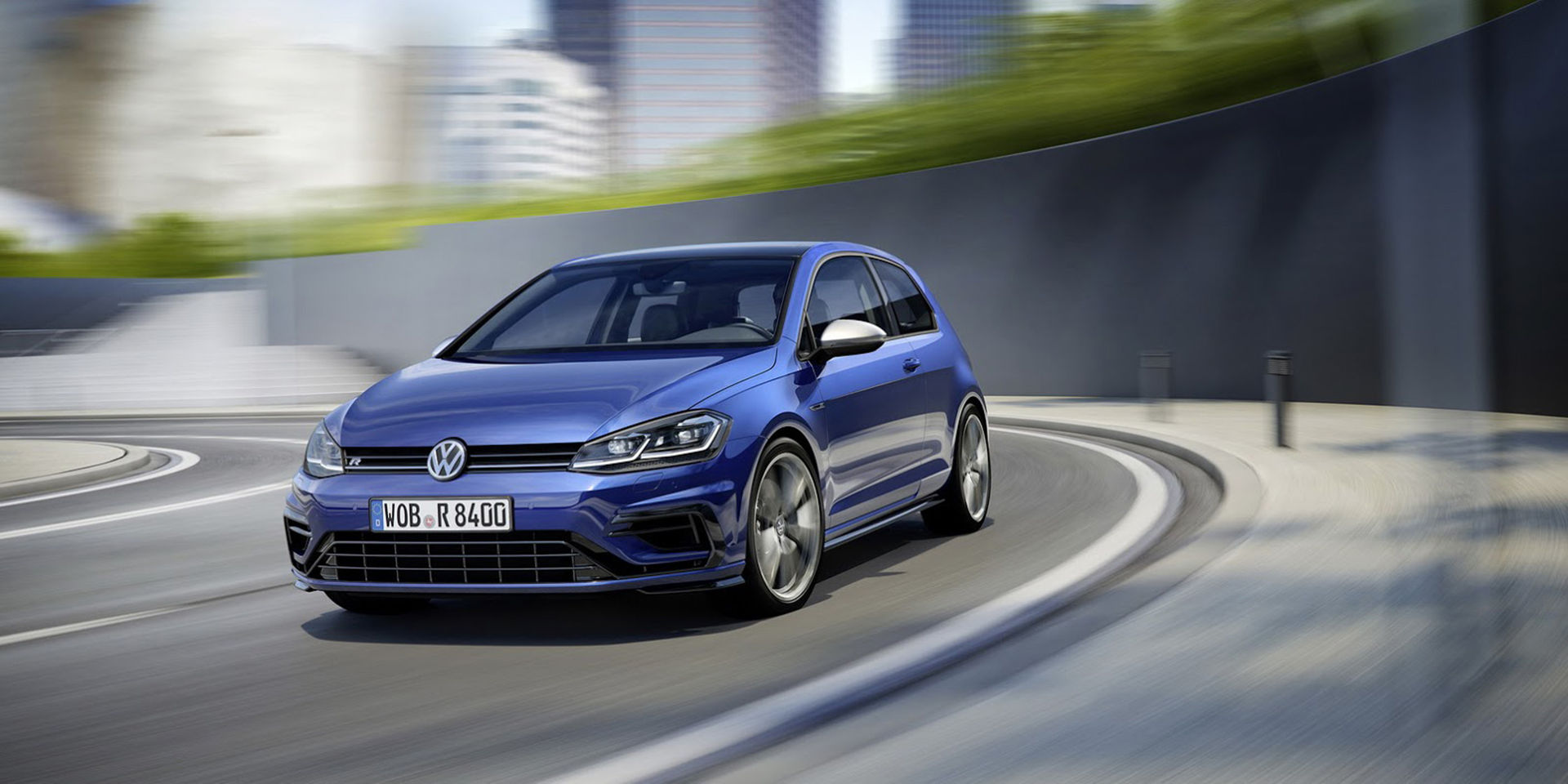 Nu är även uppdaterade Volkswagen Golf R här