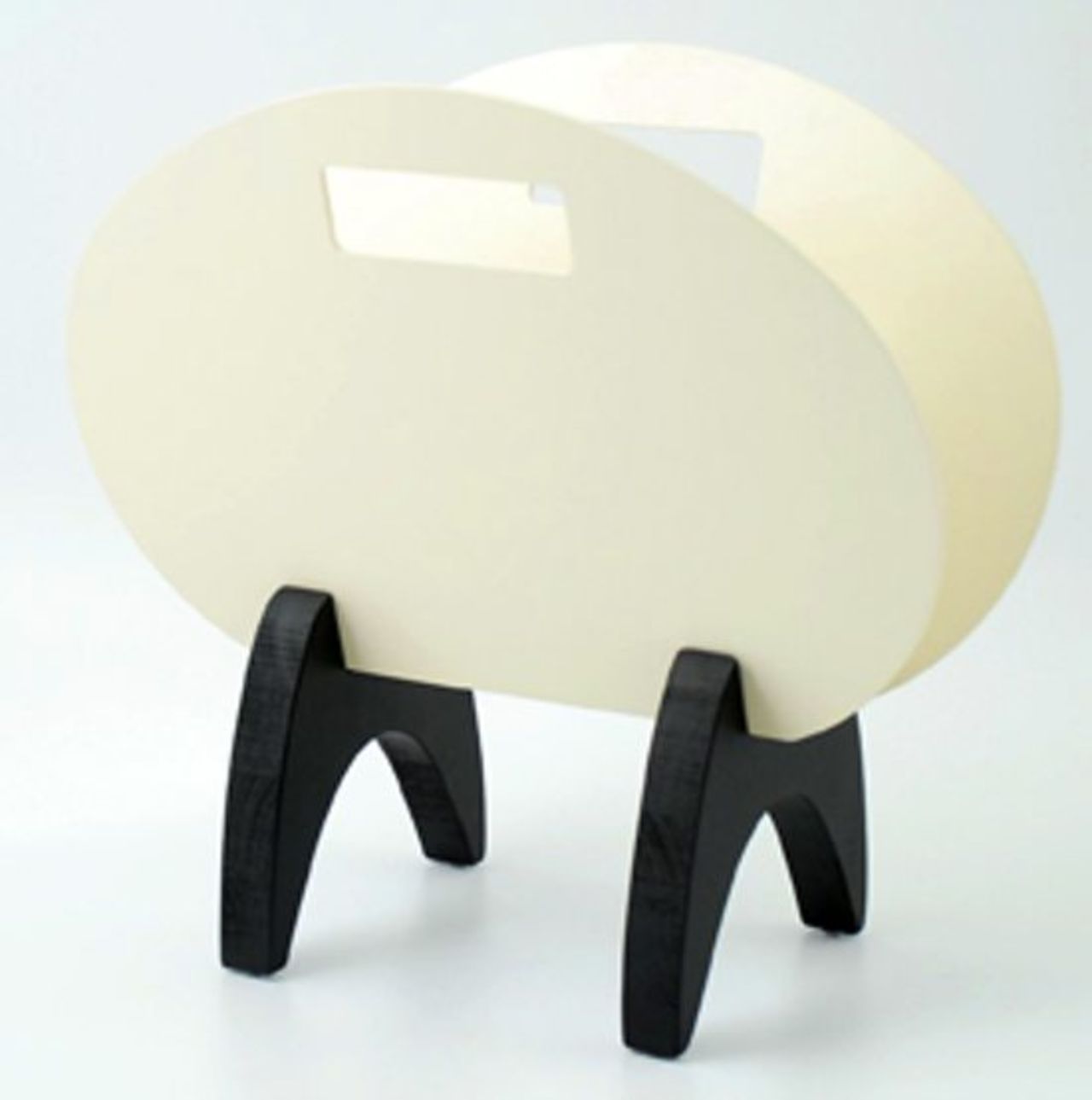 Fin tidningsförvaring i trä