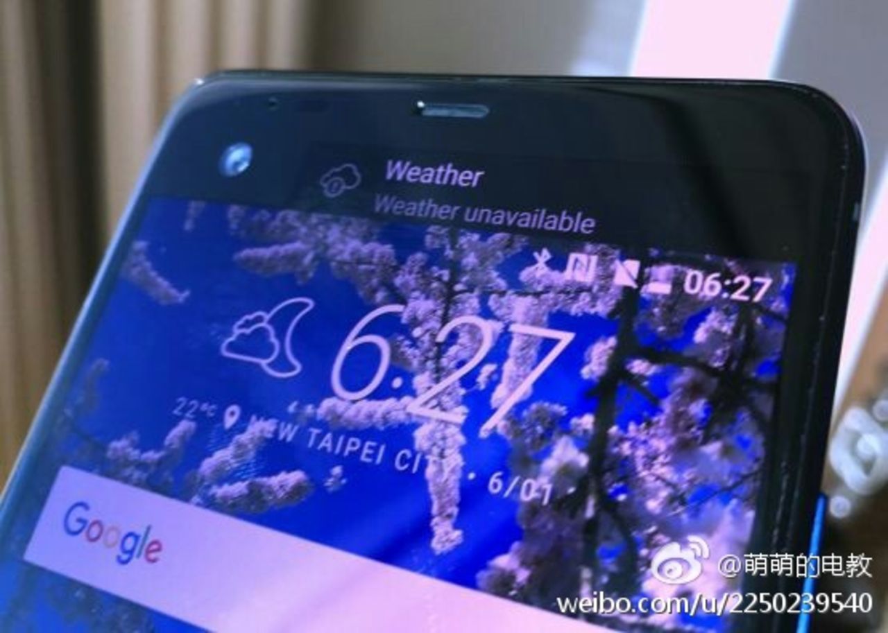 HTC Ocean Note dyker upp på bild med extraskärm