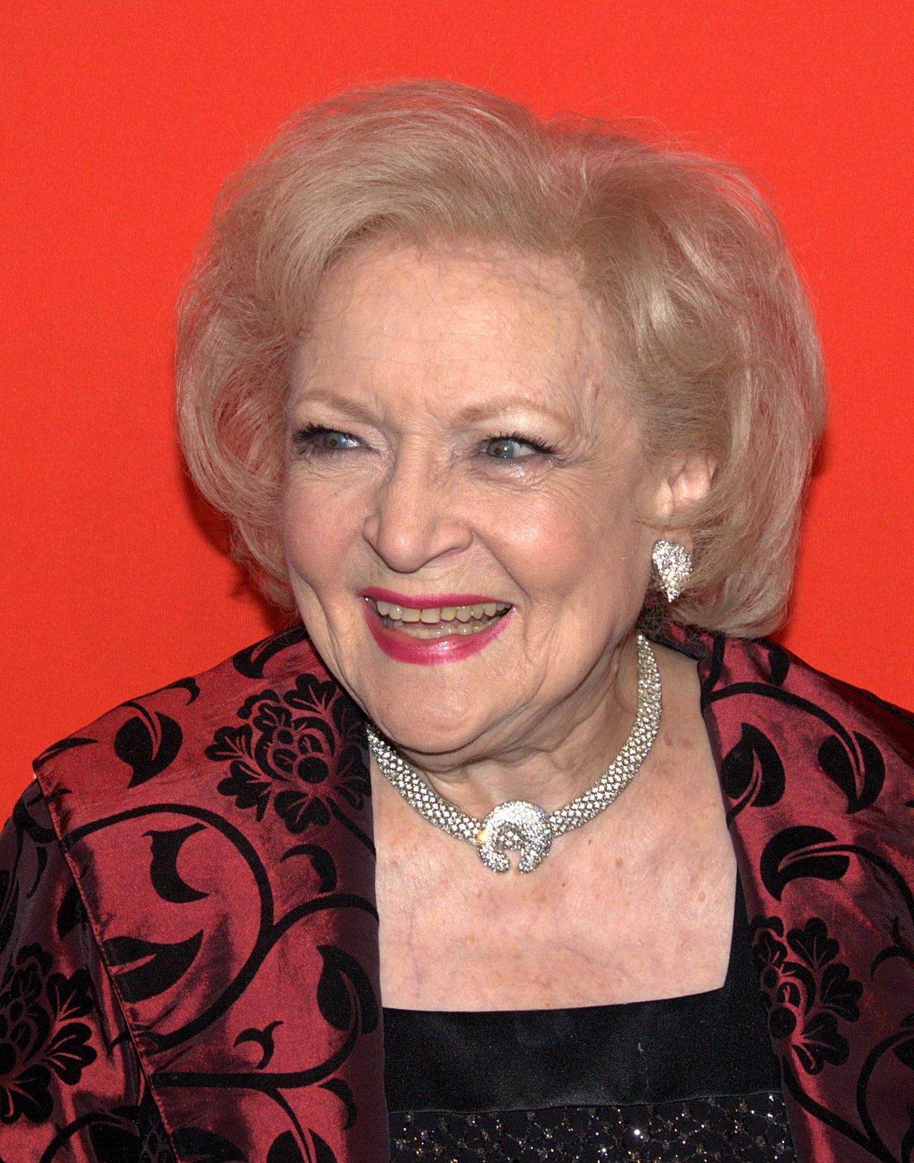 Betty White fyller 95