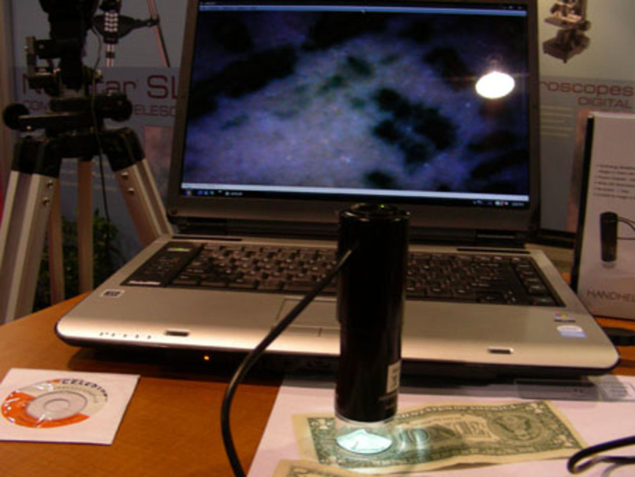 Smidigt mikroskop från Celestron