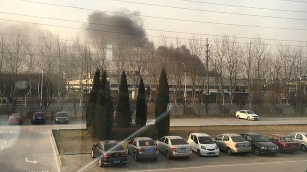 Brand i batterifabrik i Kina