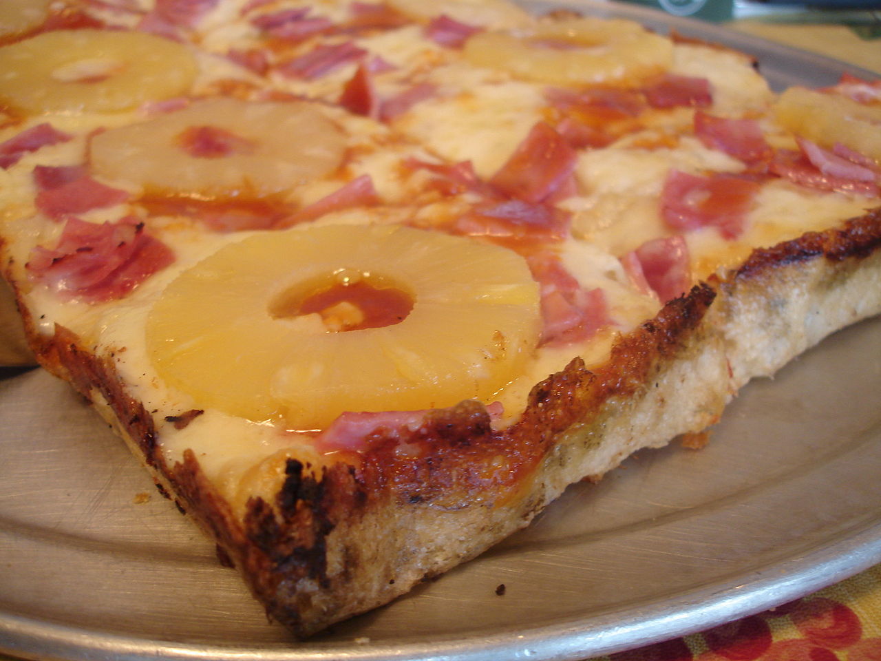 Islands president vill förbjuda ananas på pizza