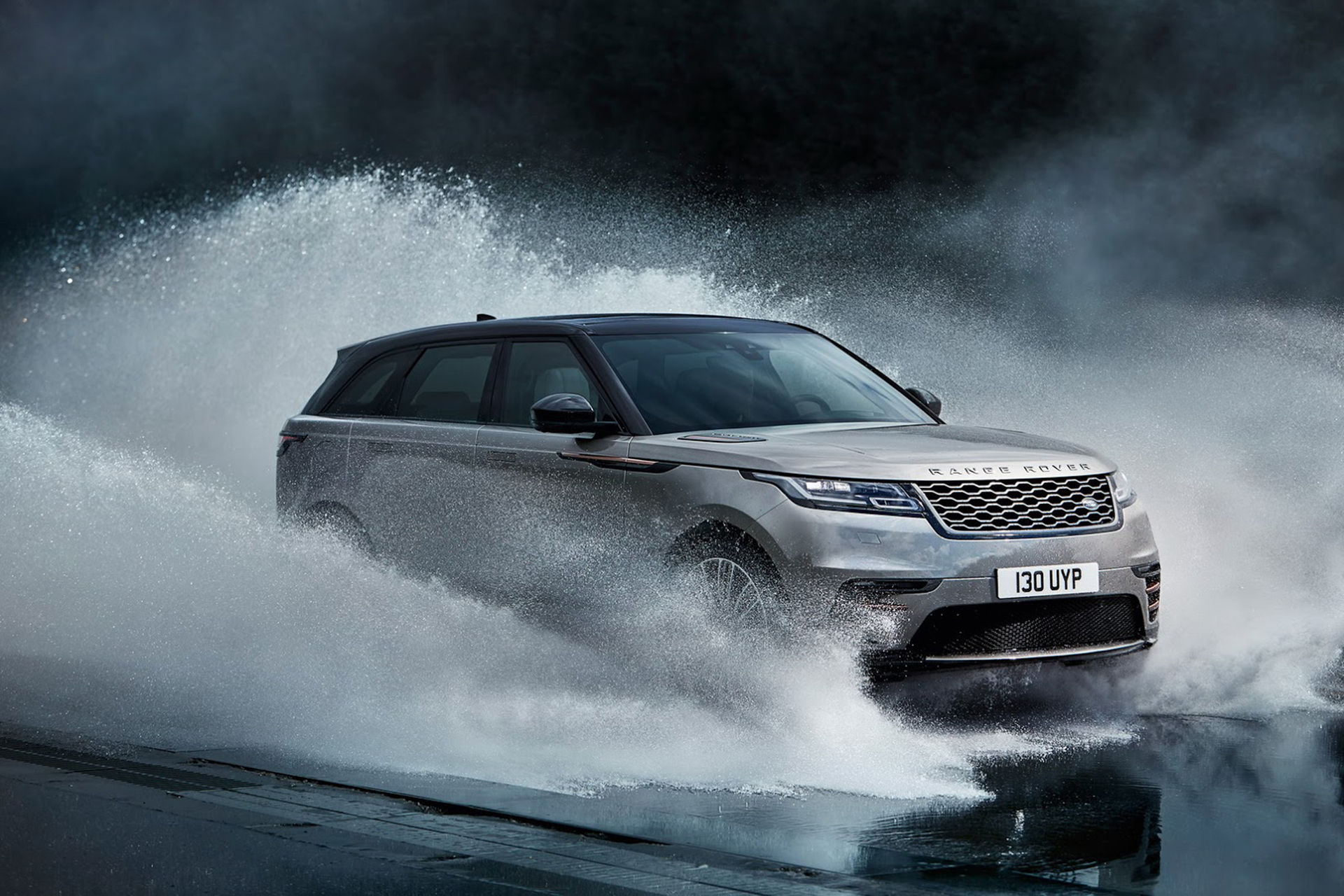 Range Rover presenterar Velar
