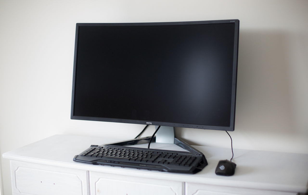 Välvda BenQ EX3200R på 31,5 tum är en bra mediaskärm