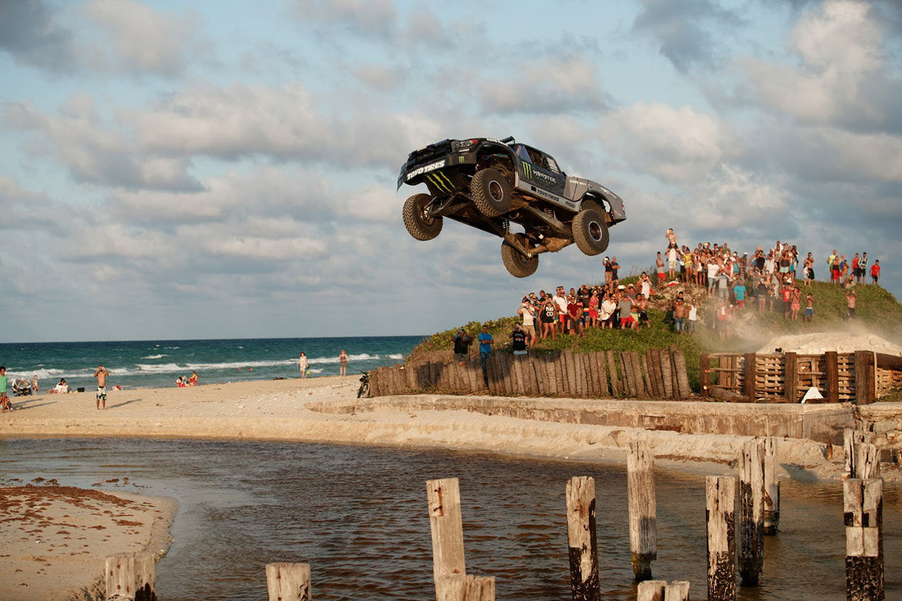 BJ Baldwin bränner runt på Kuba