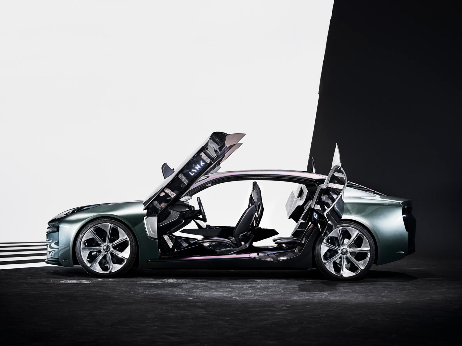 Ny konceptbil från Lynk & Co. En sedan med coola dörrar. | Feber / Bil