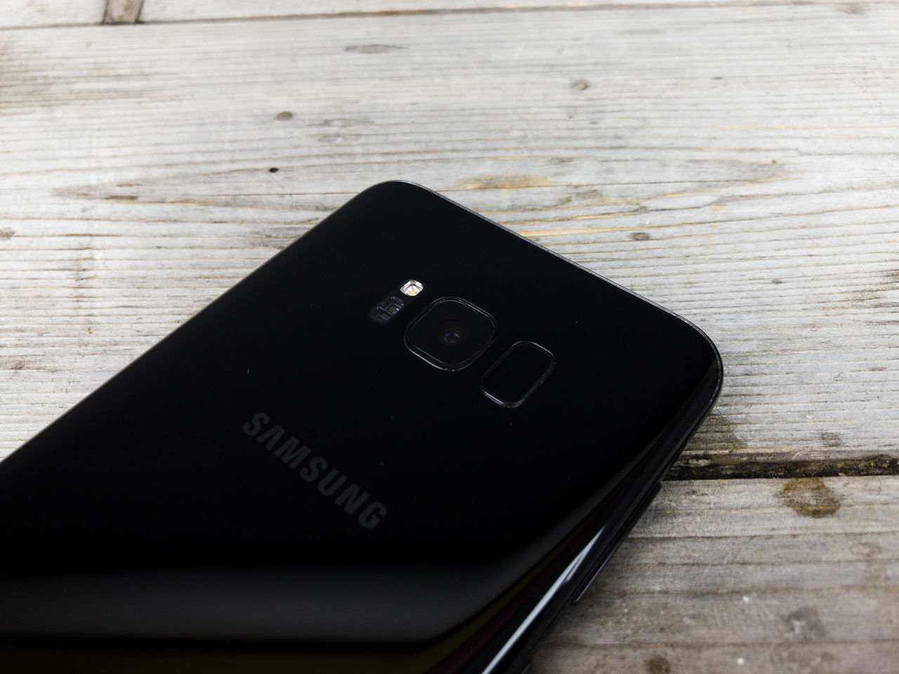 Samsung Galaxy S8 säljer som smör i solsken