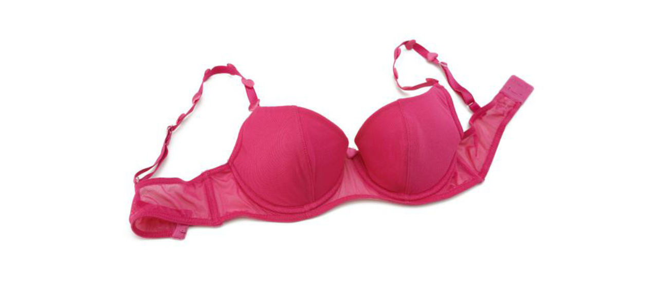 18-åring utvecklar BH som kan upptäcka bröstcancer