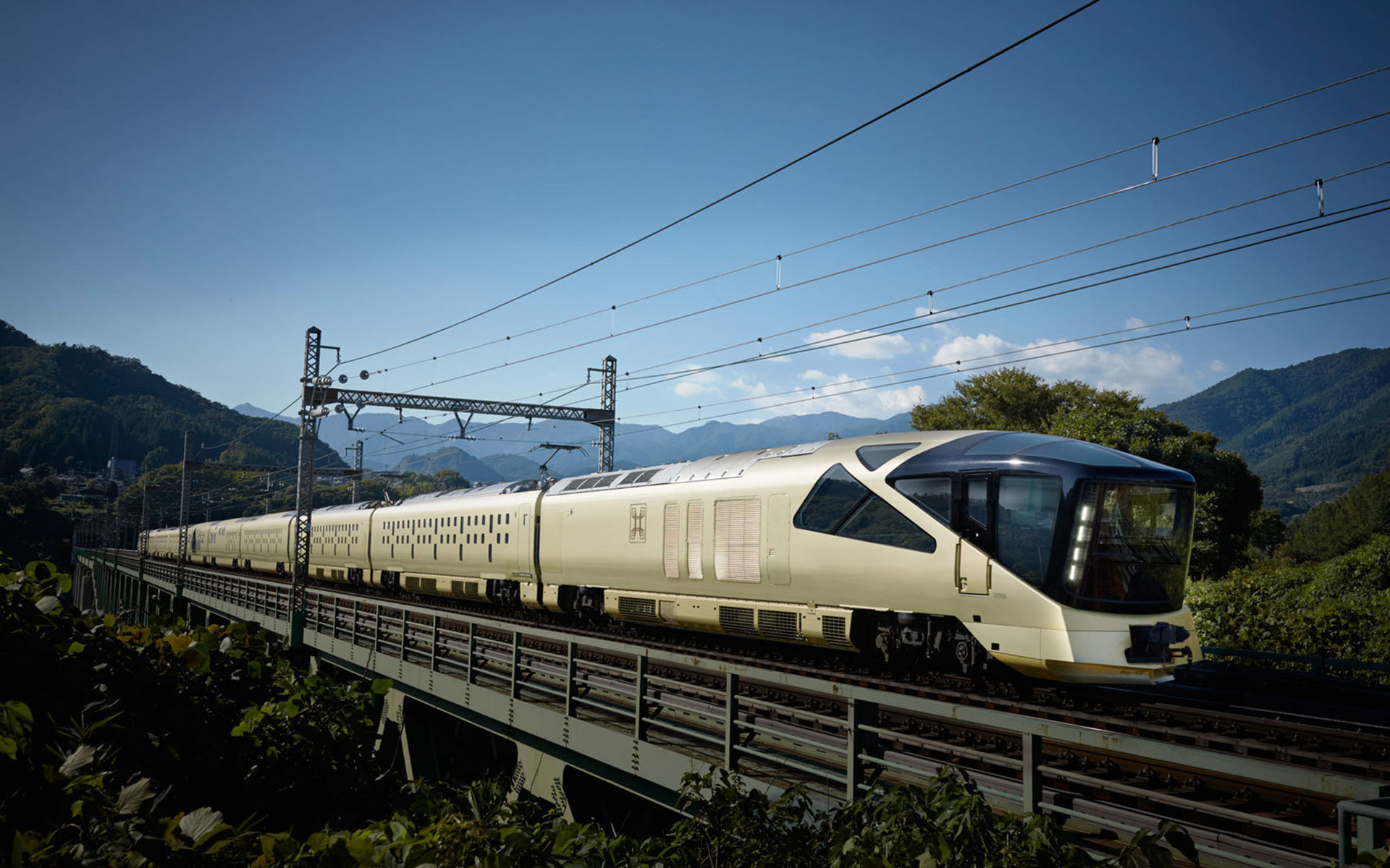 Japans nya lyxtåg är nu i drift