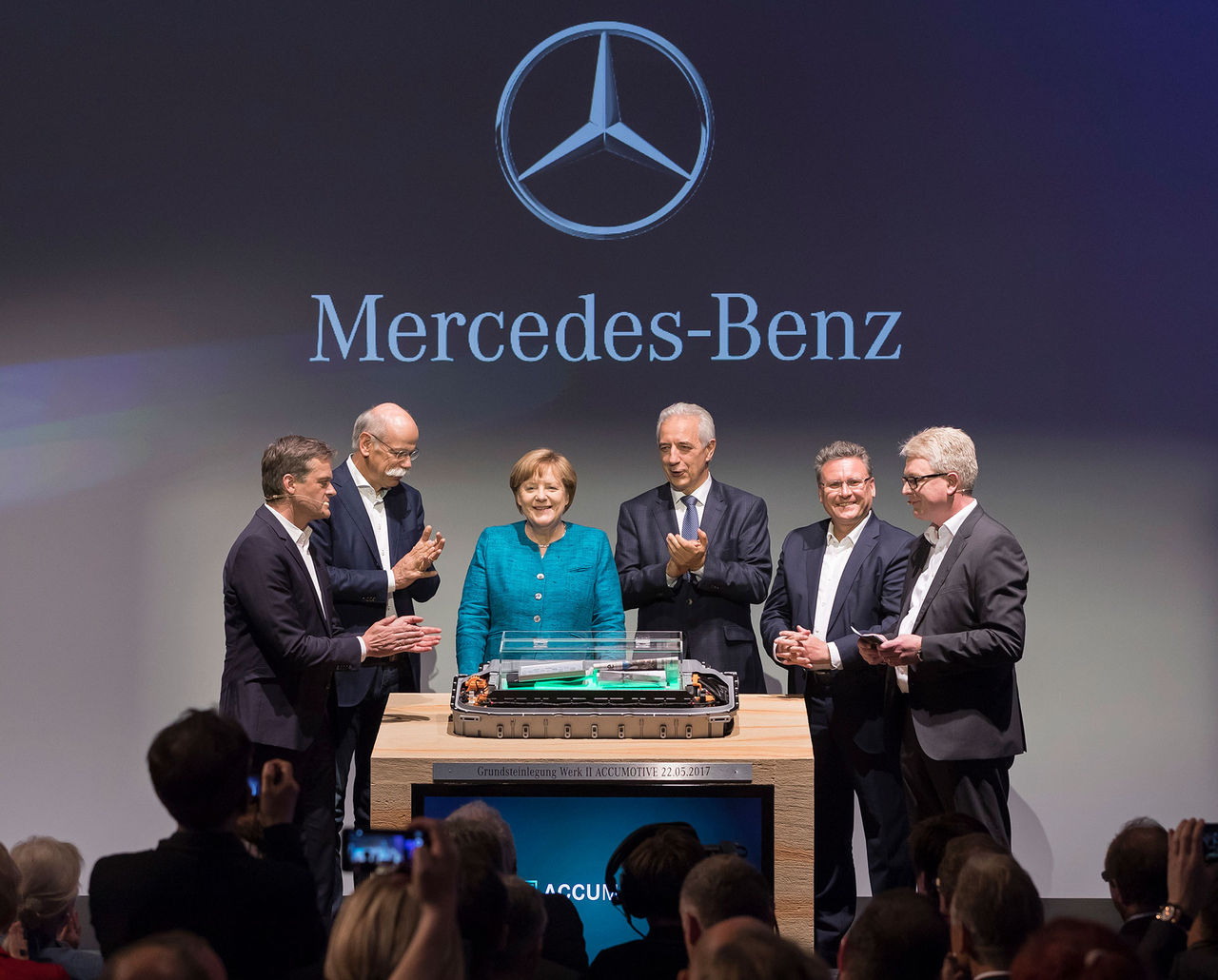 Mercedes bygger stor batterifabrik