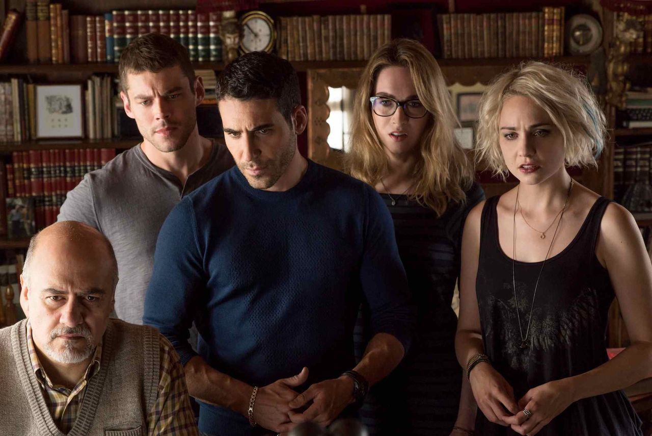Netflix lägger ner Sense8