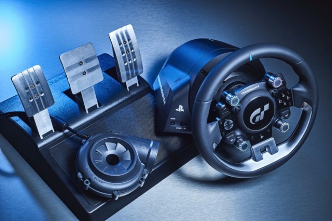 Thrustmaster visar upp ny ratt