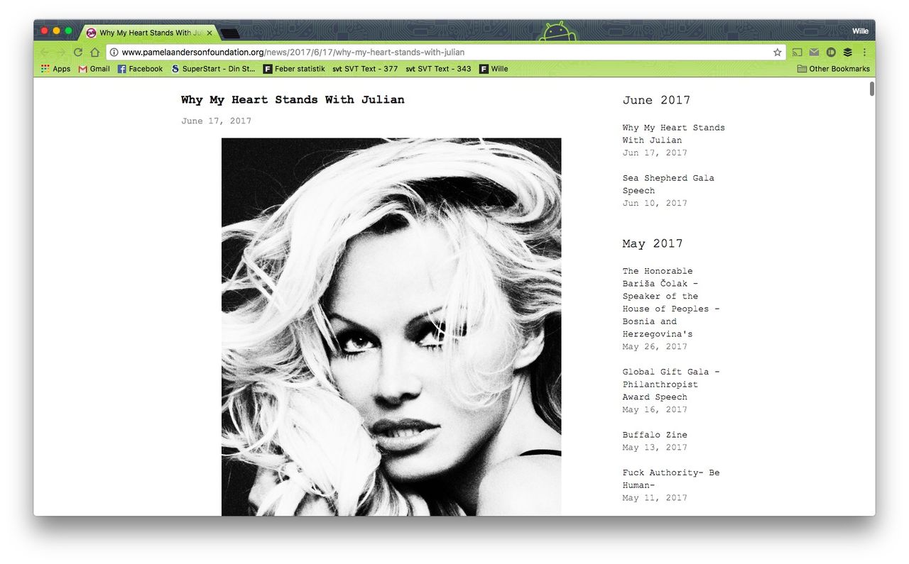 Pamela Anderson visar sitt stöd för Julian Assange