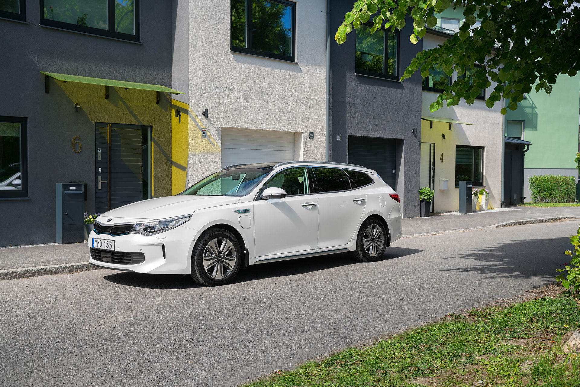 Nu börjar Kia leverera Optima Sportswagon Plug-in Hybrid