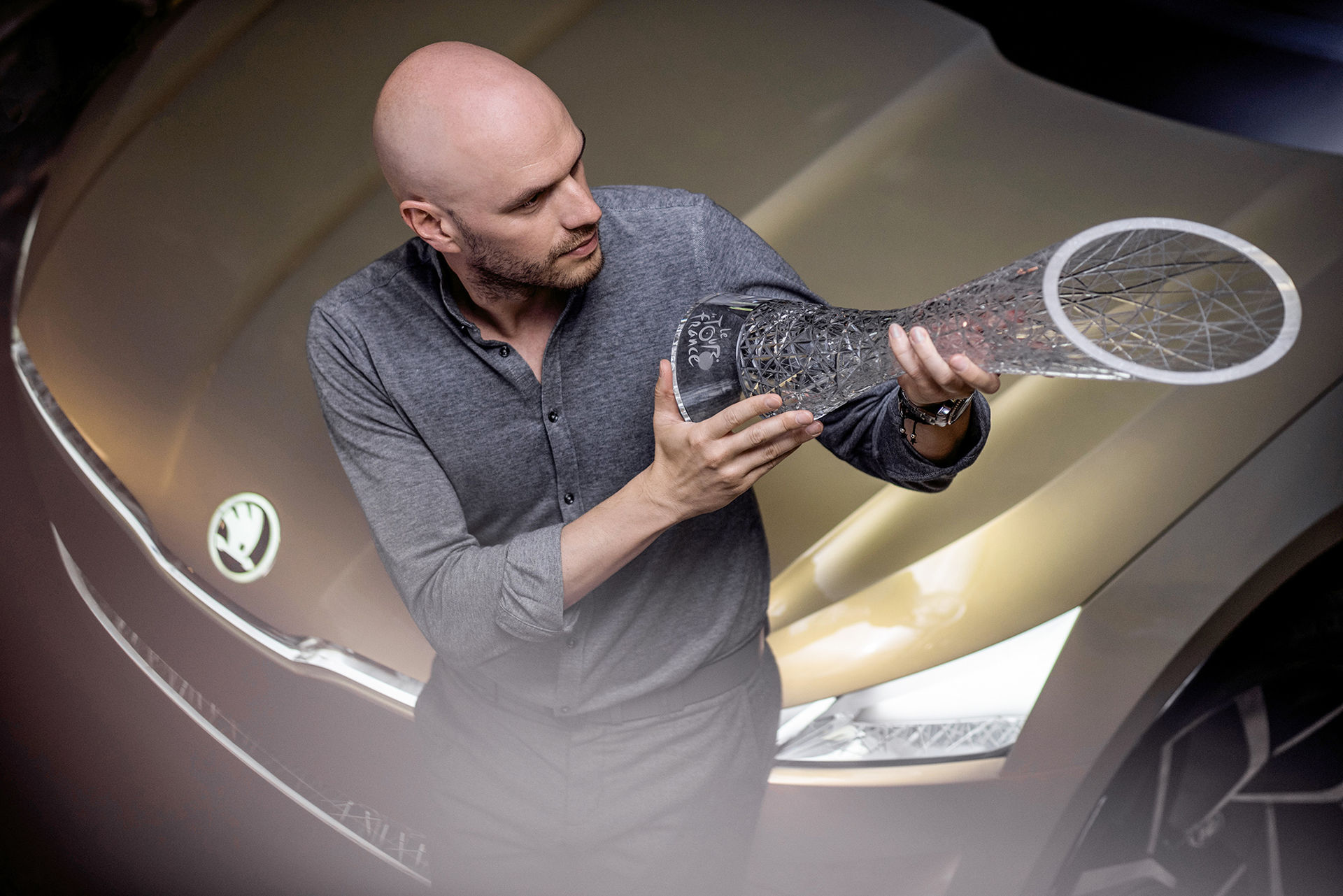 Skoda designar segerpokalen till Tour de France