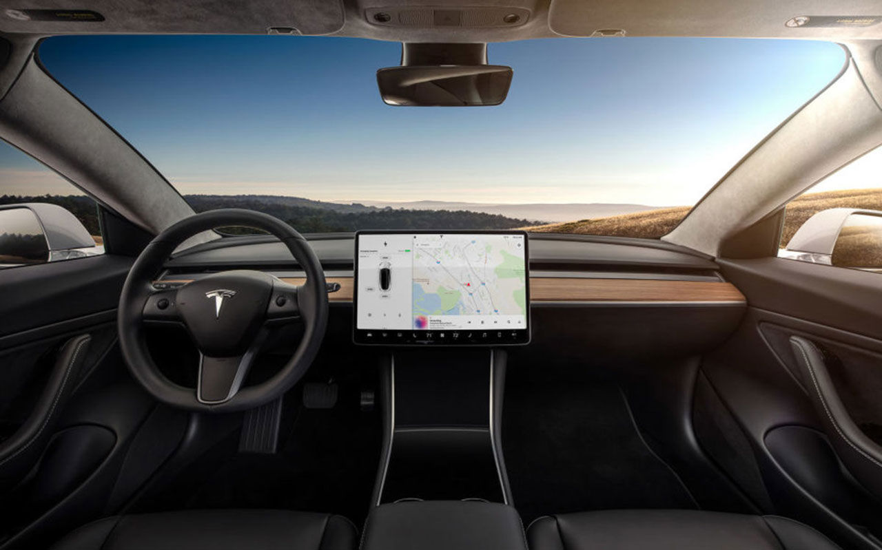 Tesla behöver 1,5 miljard dollar till produktionen av Model 3