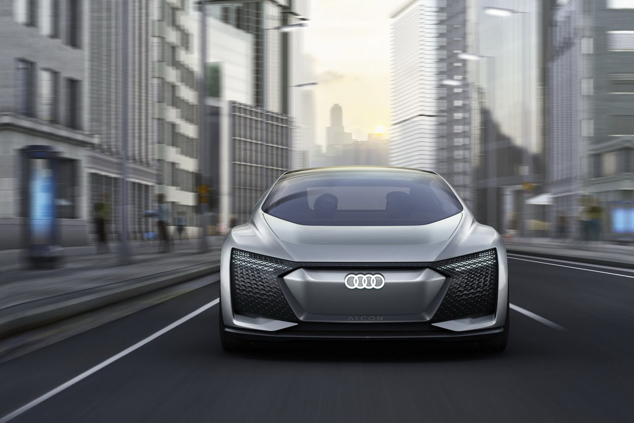 Audis Aicon kör själv och upp till 80 mil på en laddning