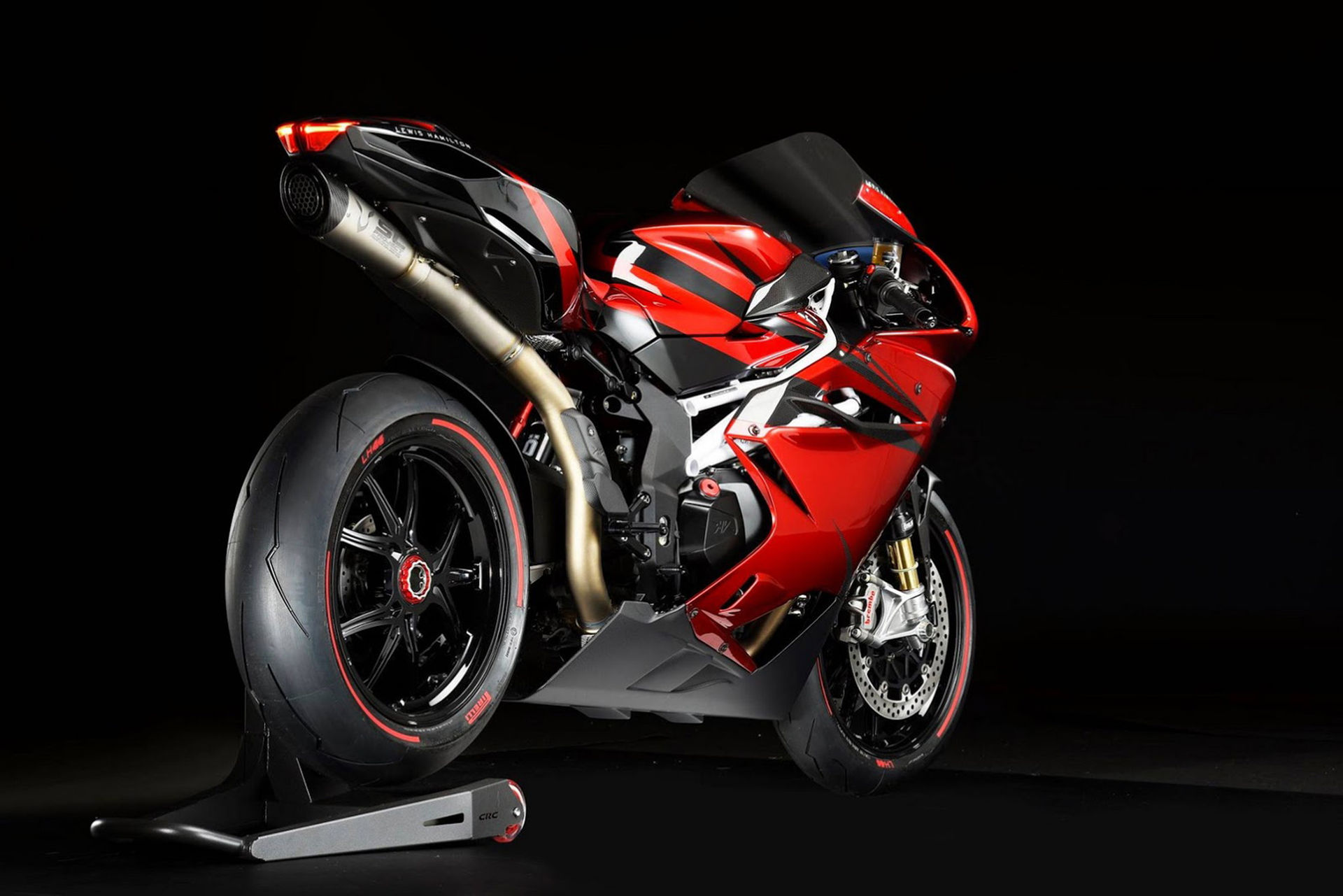 MV Agusta och Lewis Hamilton presenterar hoj