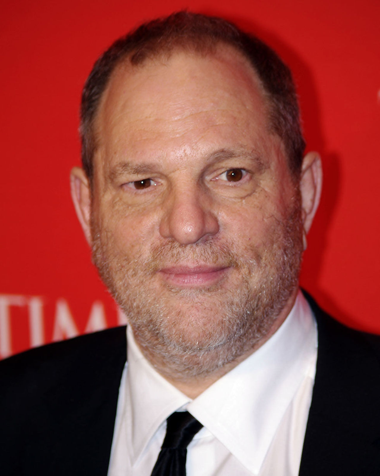 Harvey Weinstein sparkas efter anklagelser om sexuellt ofredande