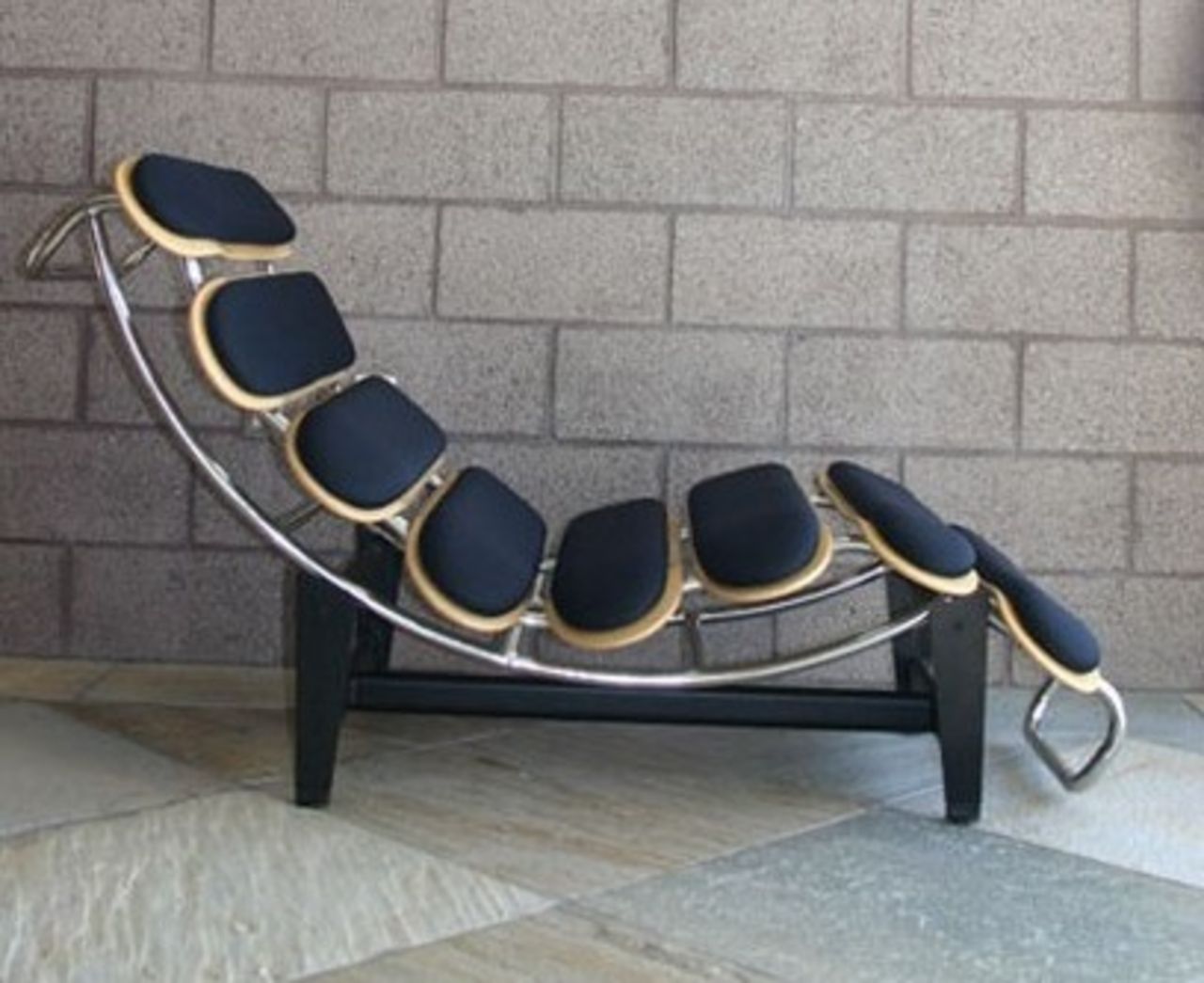 Omtolkade designklassiker i skate-stil