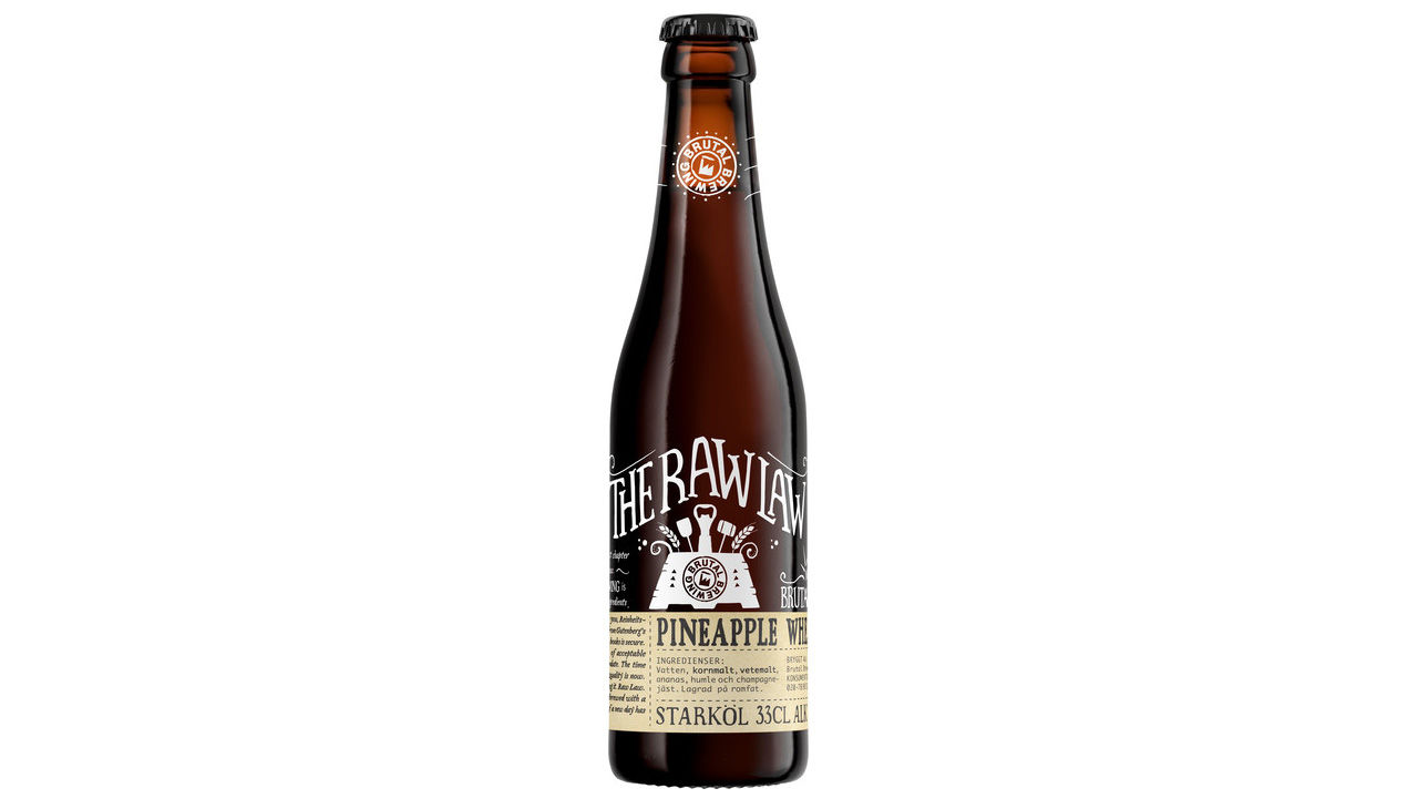 Öl bryggd på färsk ananas