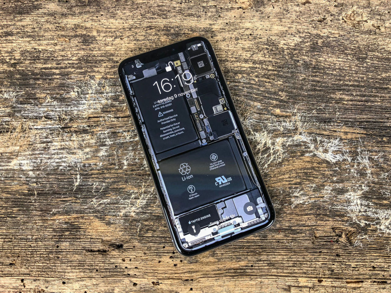 Delarna i en iPhone X kostar lite mer än 3000 kronor