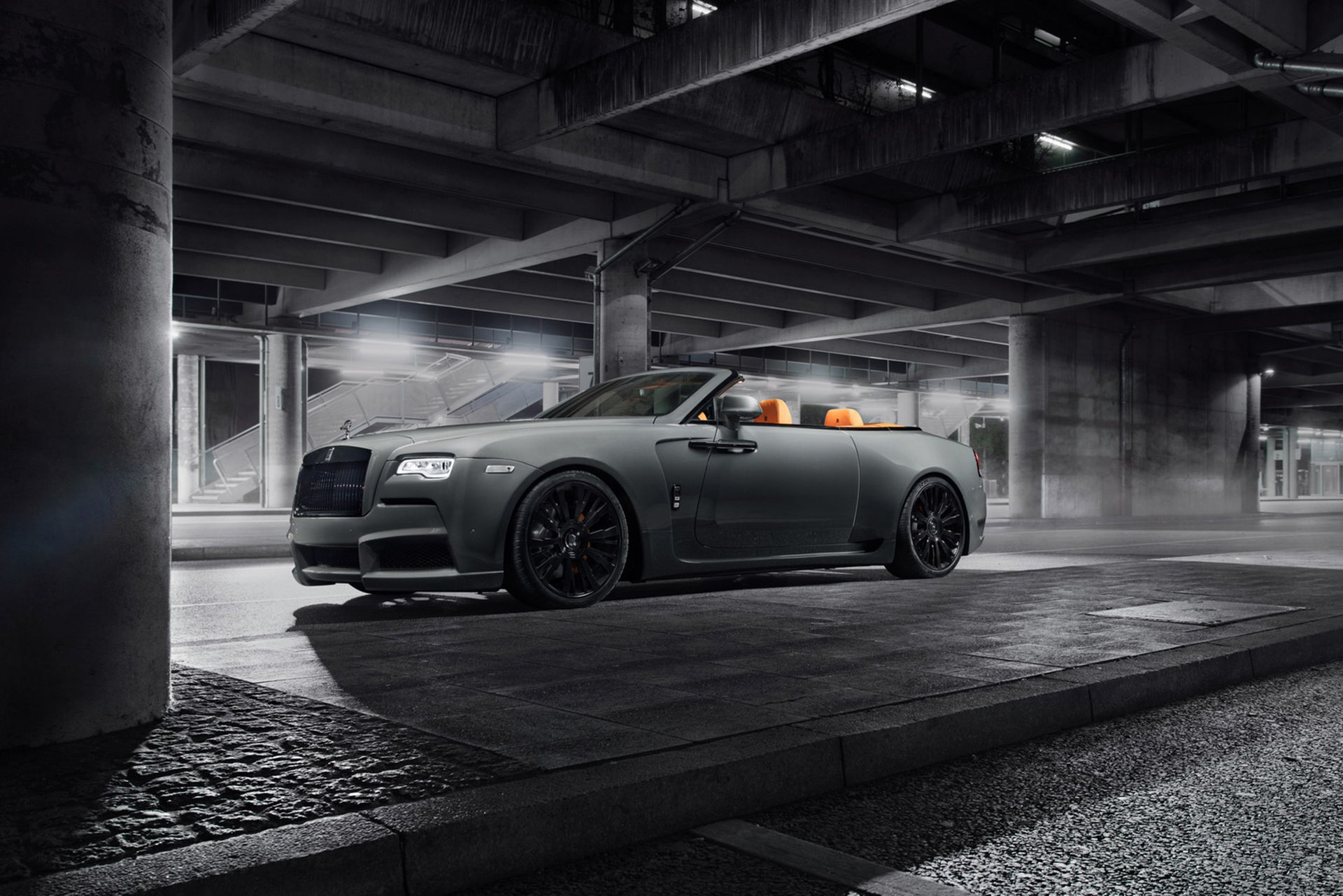 Rolls-Royce Dawn med extra breda höfter