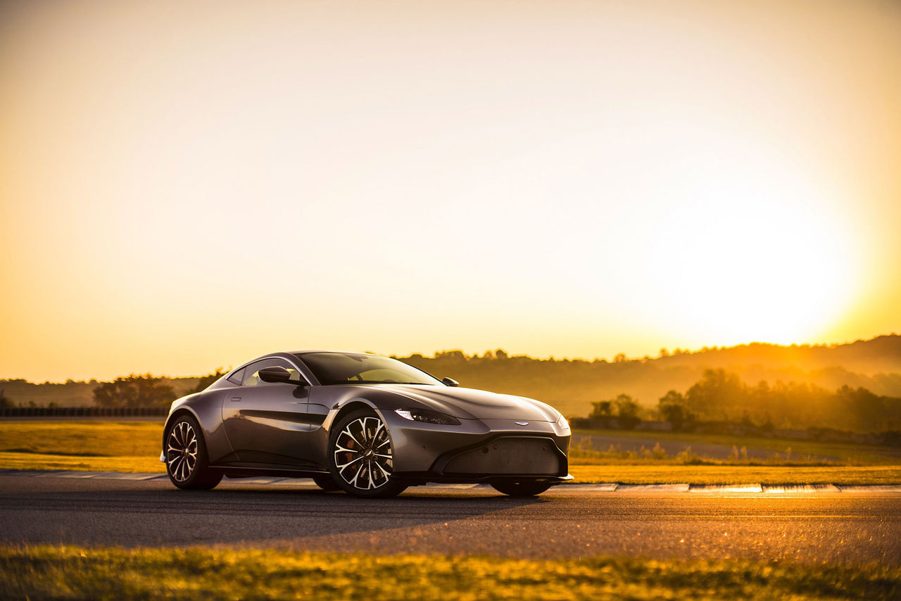 Aston Martin rullar ut helt nya Vantage