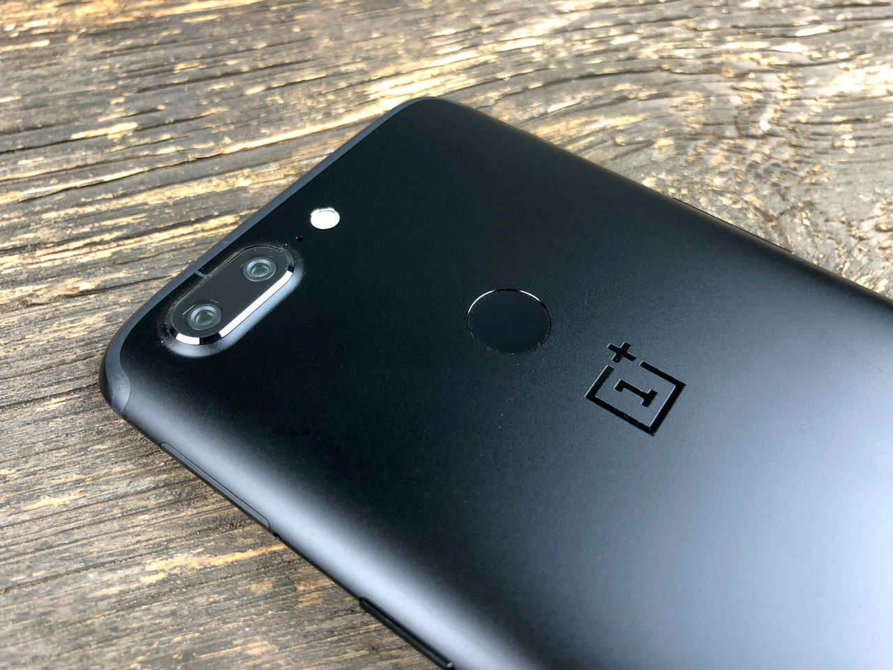 Oxygen OS 4.7.4 ute nu till OnePlus 5T