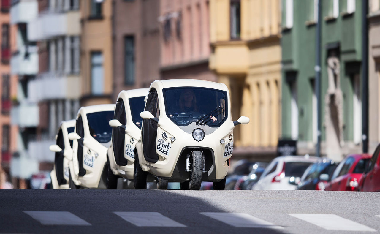 Bzzt dubblerar verksamheten i Stockholm