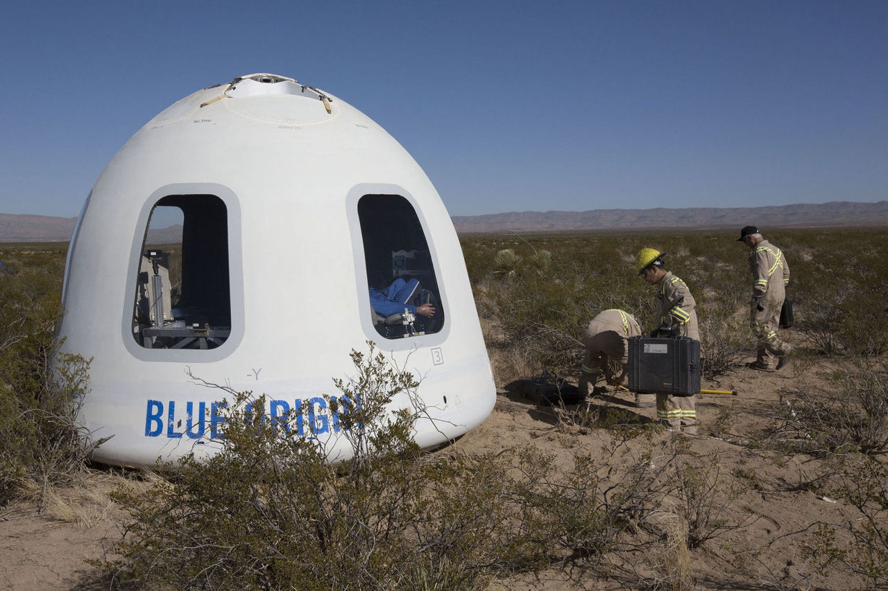 Blue Origin kanske skickar människor till rymden nästa år