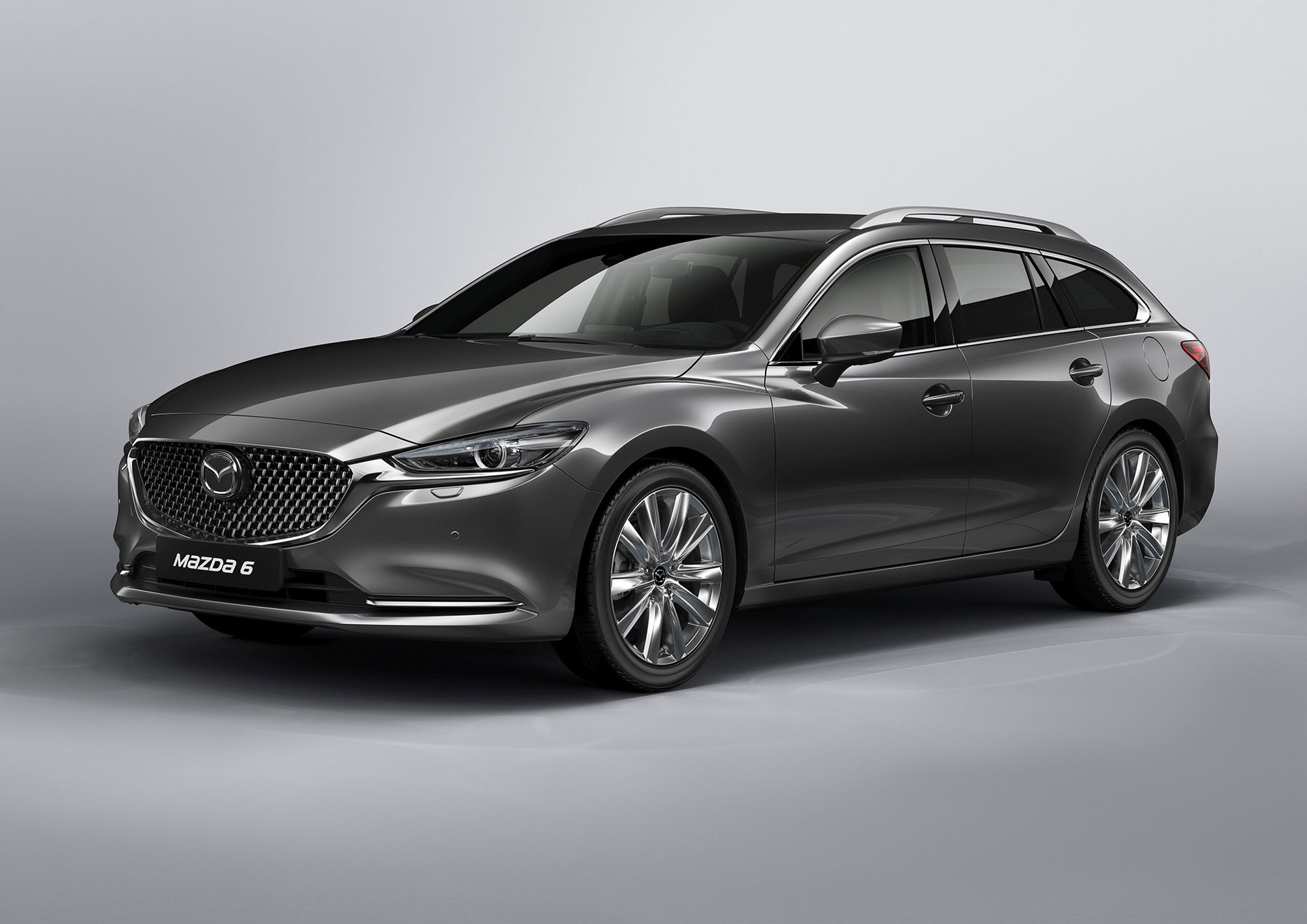 Faceliftade Mazda 6 i kombi-utförande