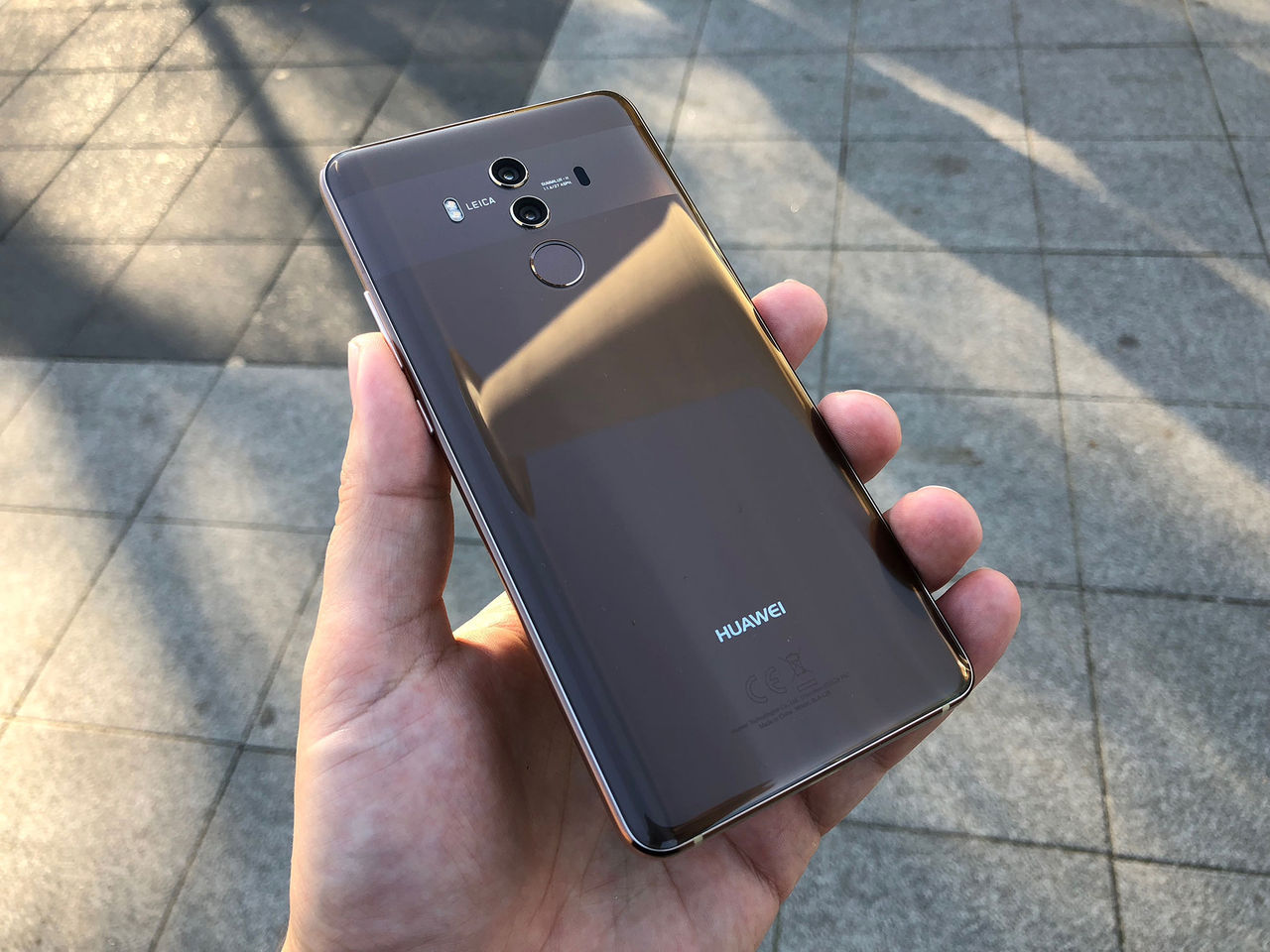 Huawei fick folk att recensera en osläppt telefon