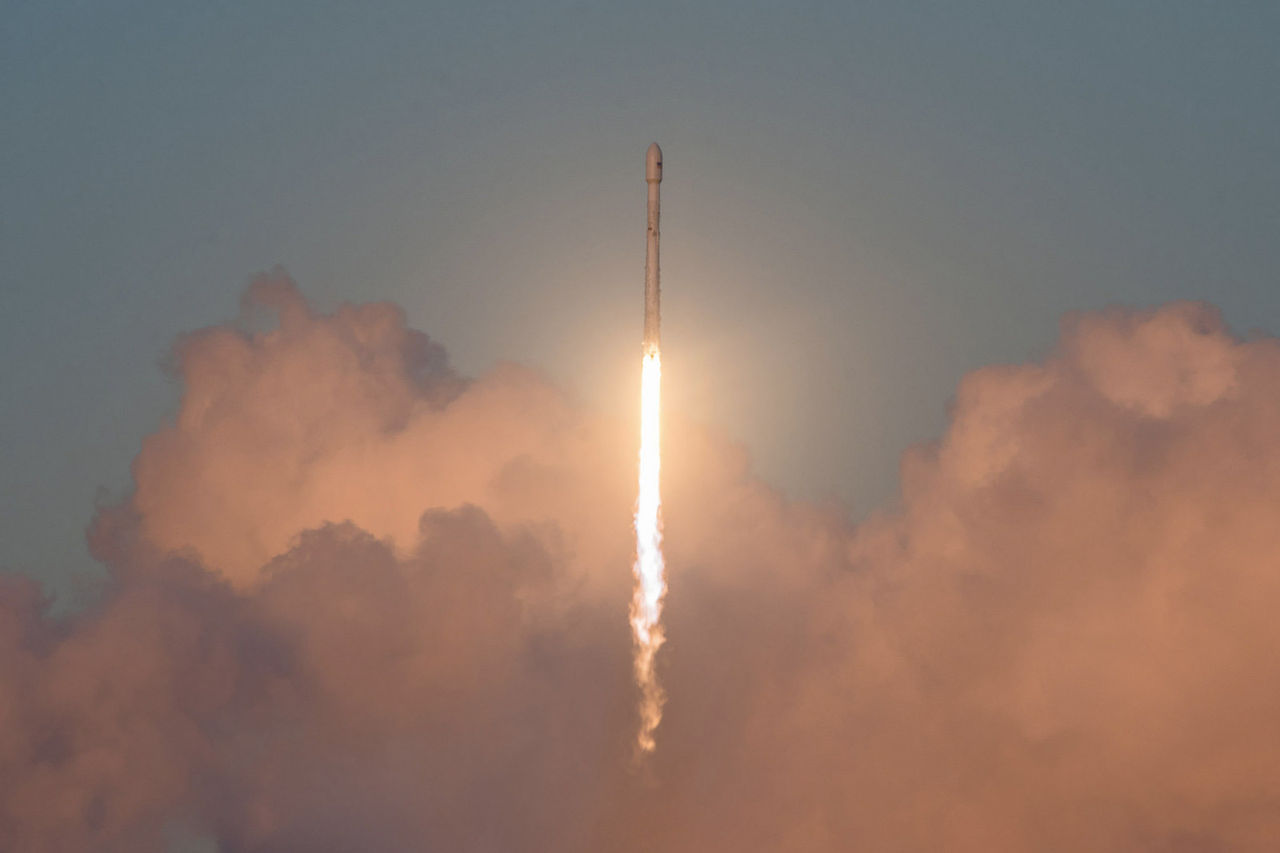 SpaceX börjar bygga rymdinternet i helgen
