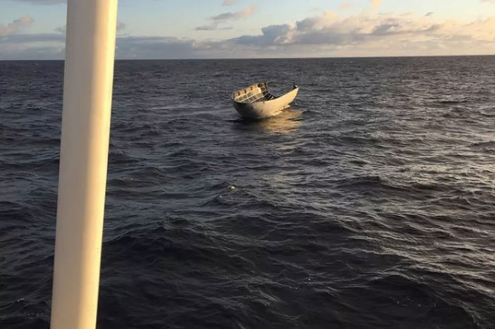Falcon 9:s raketkåpa slog ner i havet