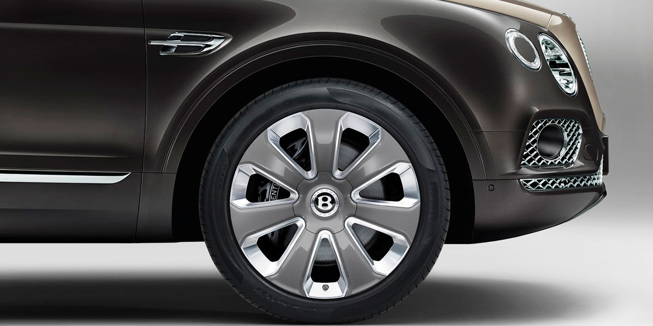 Bentleys överraskning är Bentayga som hybrid