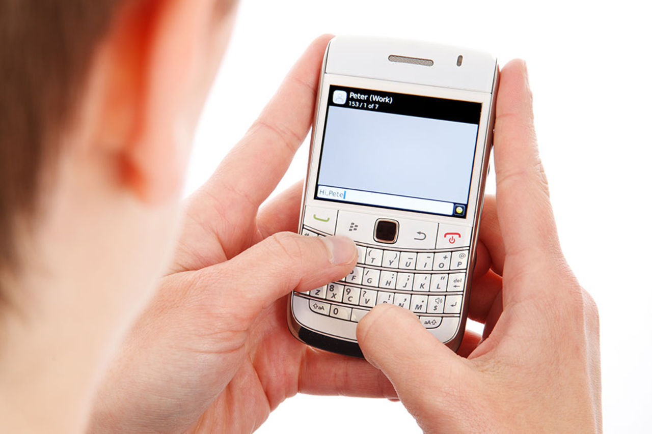 BlackBerry stämmer Facebook