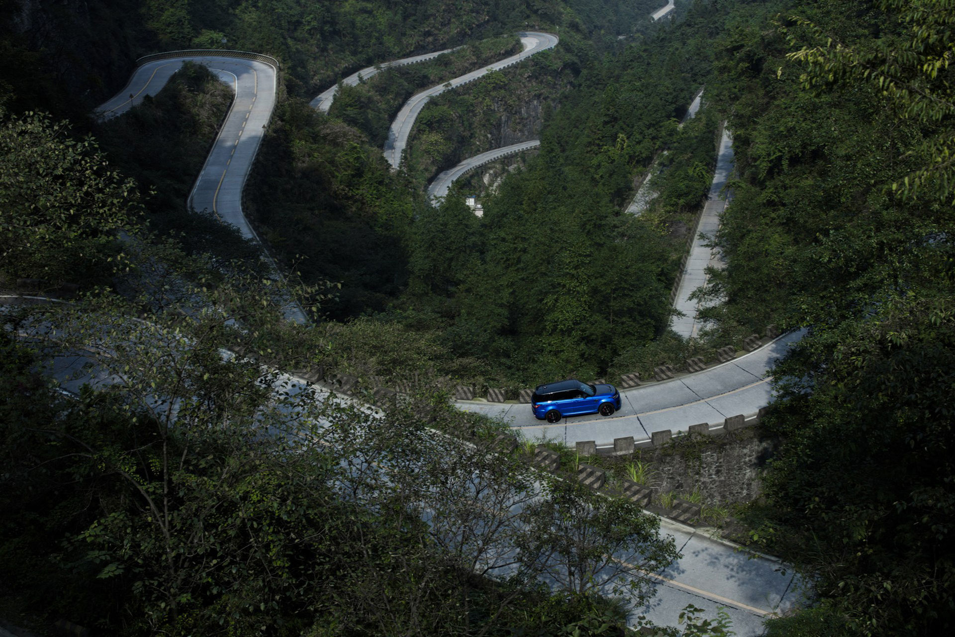 Range Rover Sport SVR slår rekord på Tianmen Road