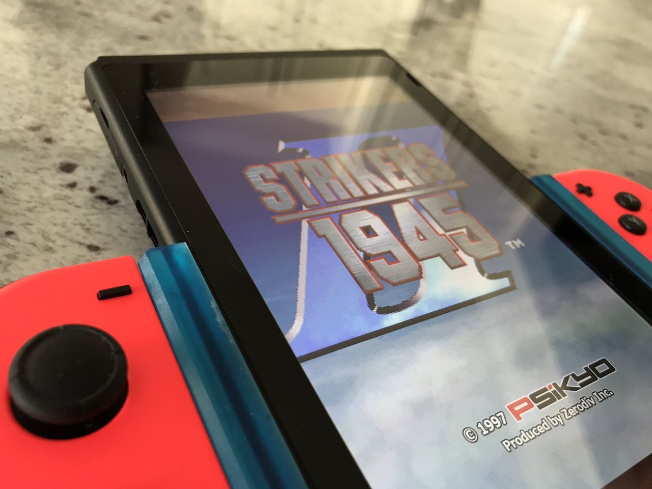 Joy-Con-tillbehör till vertikala Switch-spel på gång