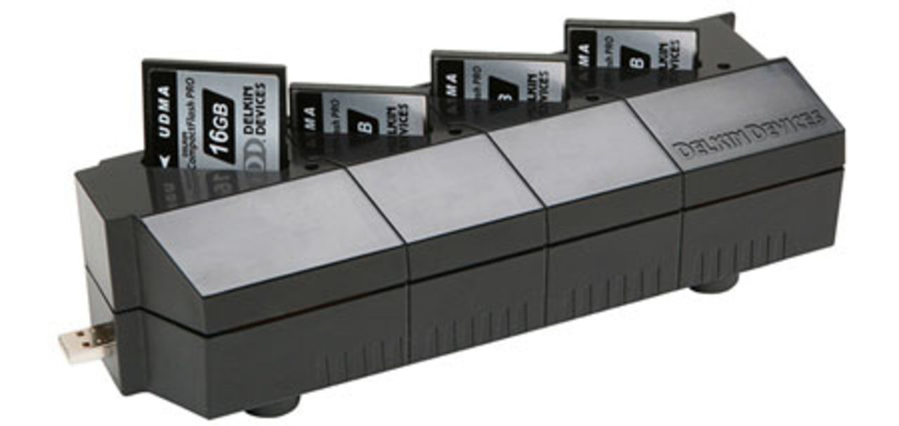 Kortläsare för fyra CompactFlash-kort