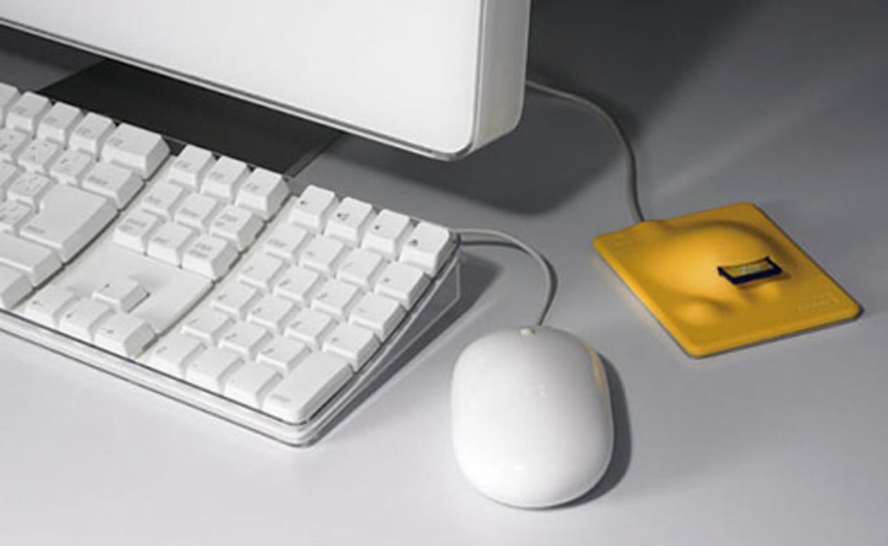 Deskscape minneskortsläsare ser lite annorlunda ut