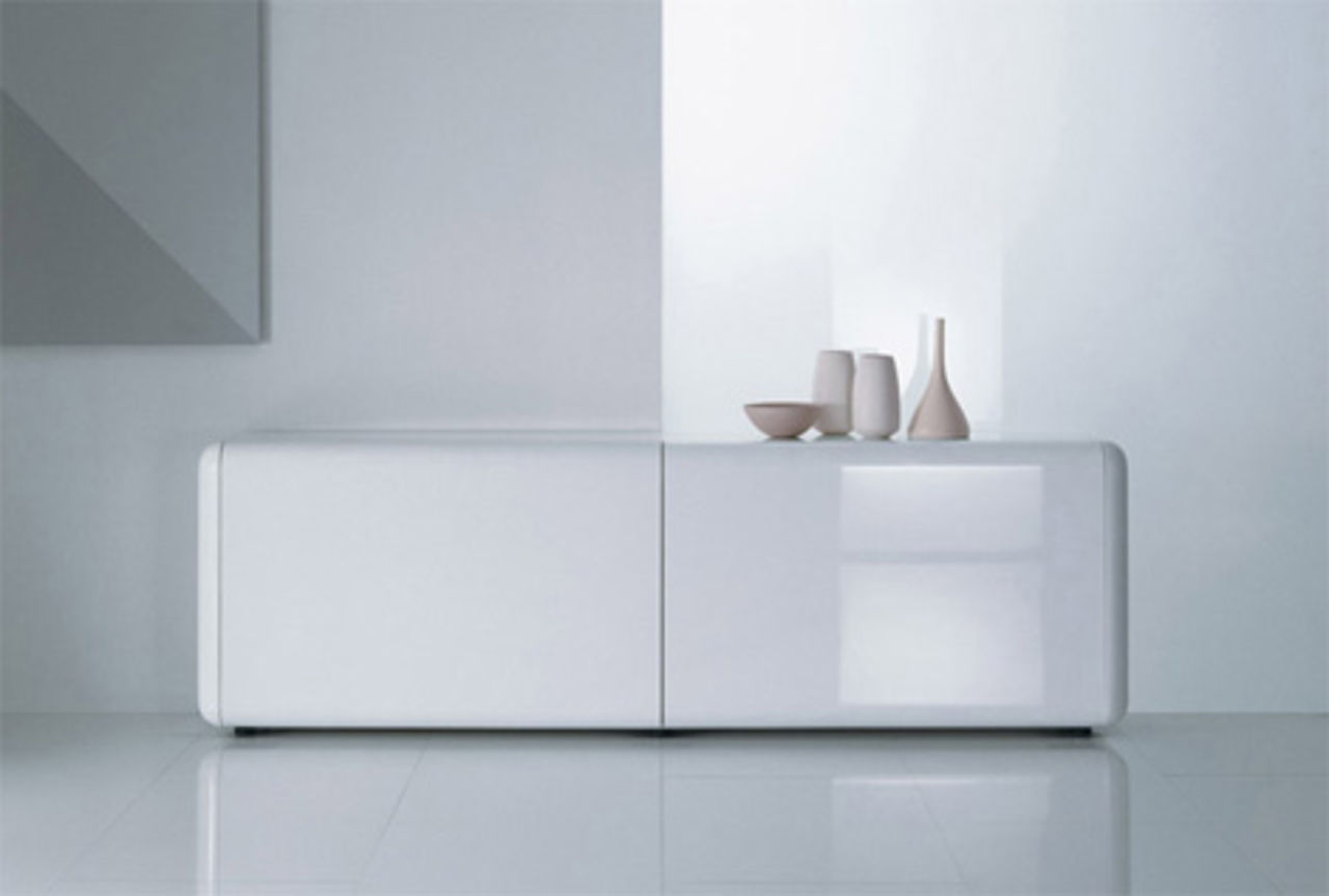 Supermoderna Superego sideboard med slow motion-effekt