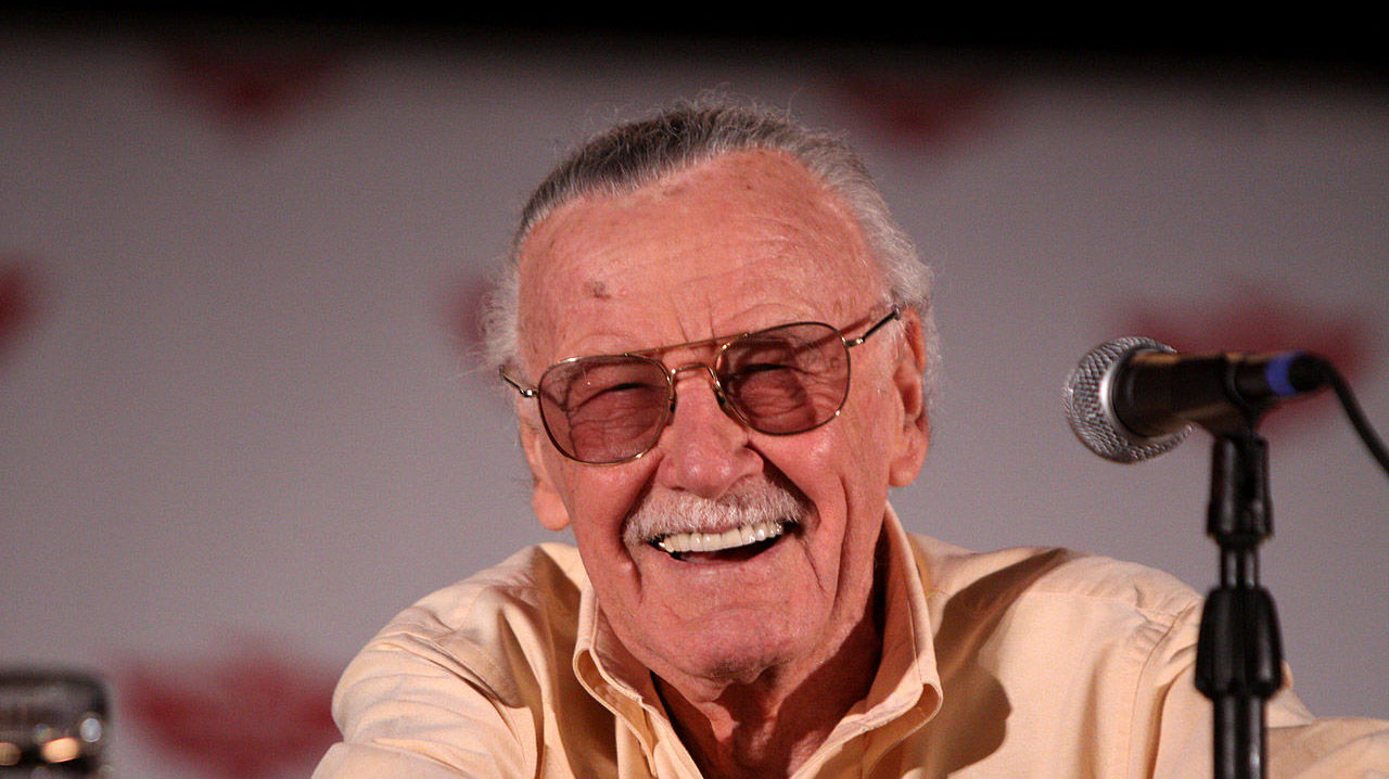 Stan Lee stämmer sin före detta manager