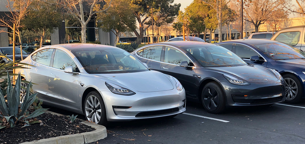Tesla pausar produktionen av Model 3