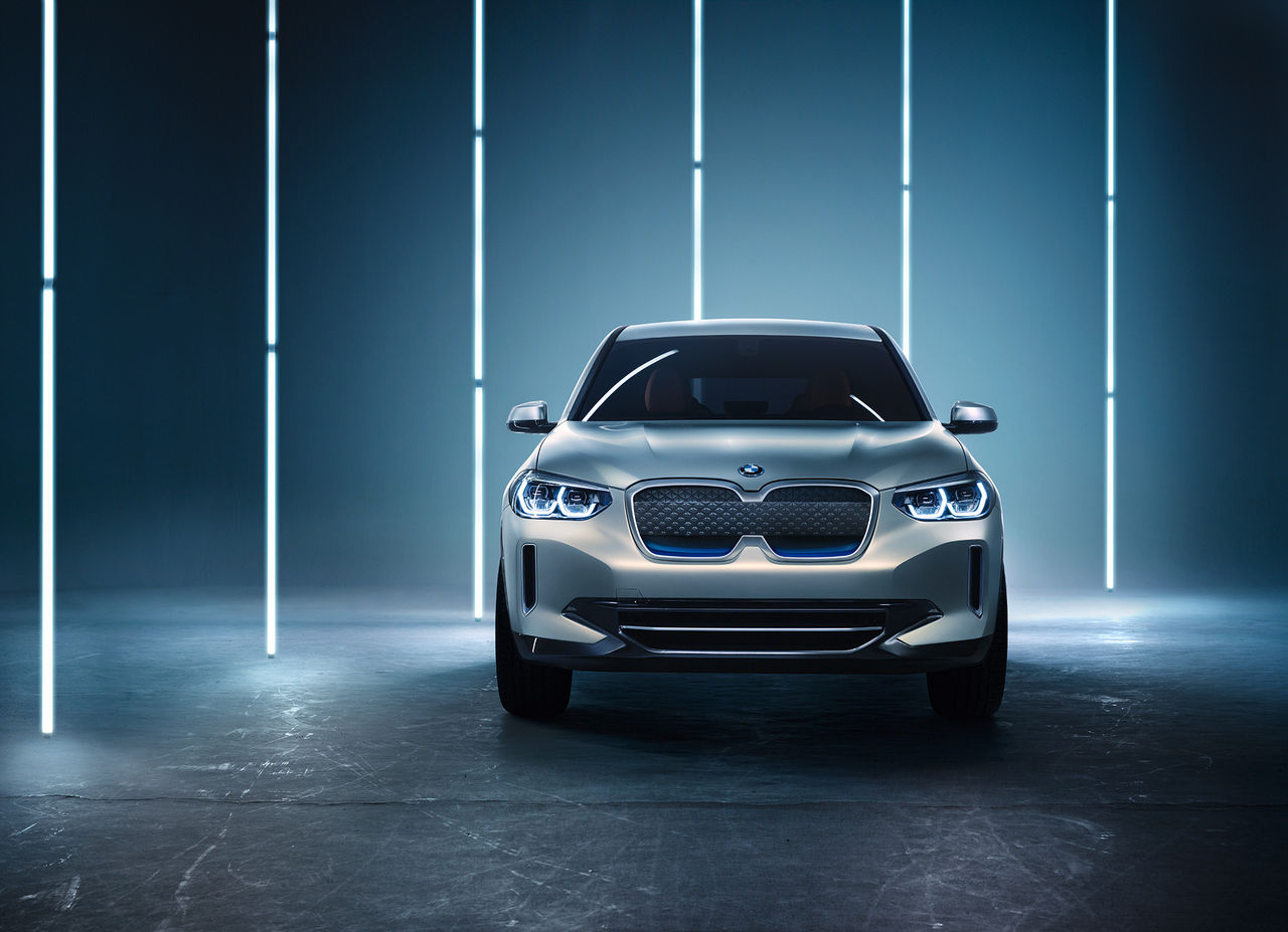 BMW presenterar eldrivna Concept iX3